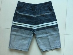 Apparel/Sportswear/Swimwear/Beachwear